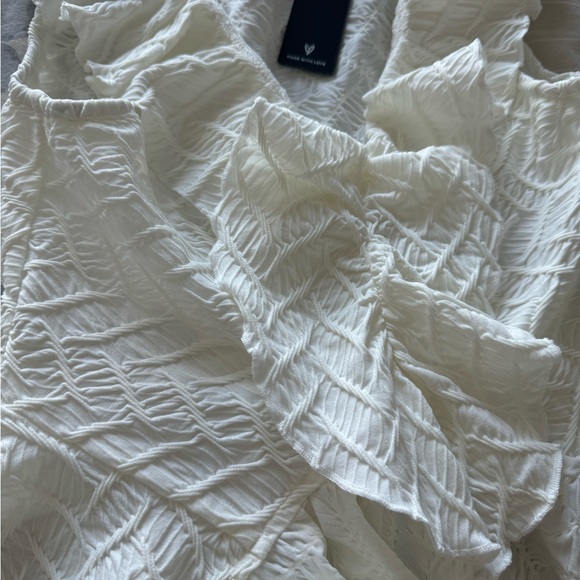 LULUS IVORY TOP SIZE SMALL - Picture 2 of 4